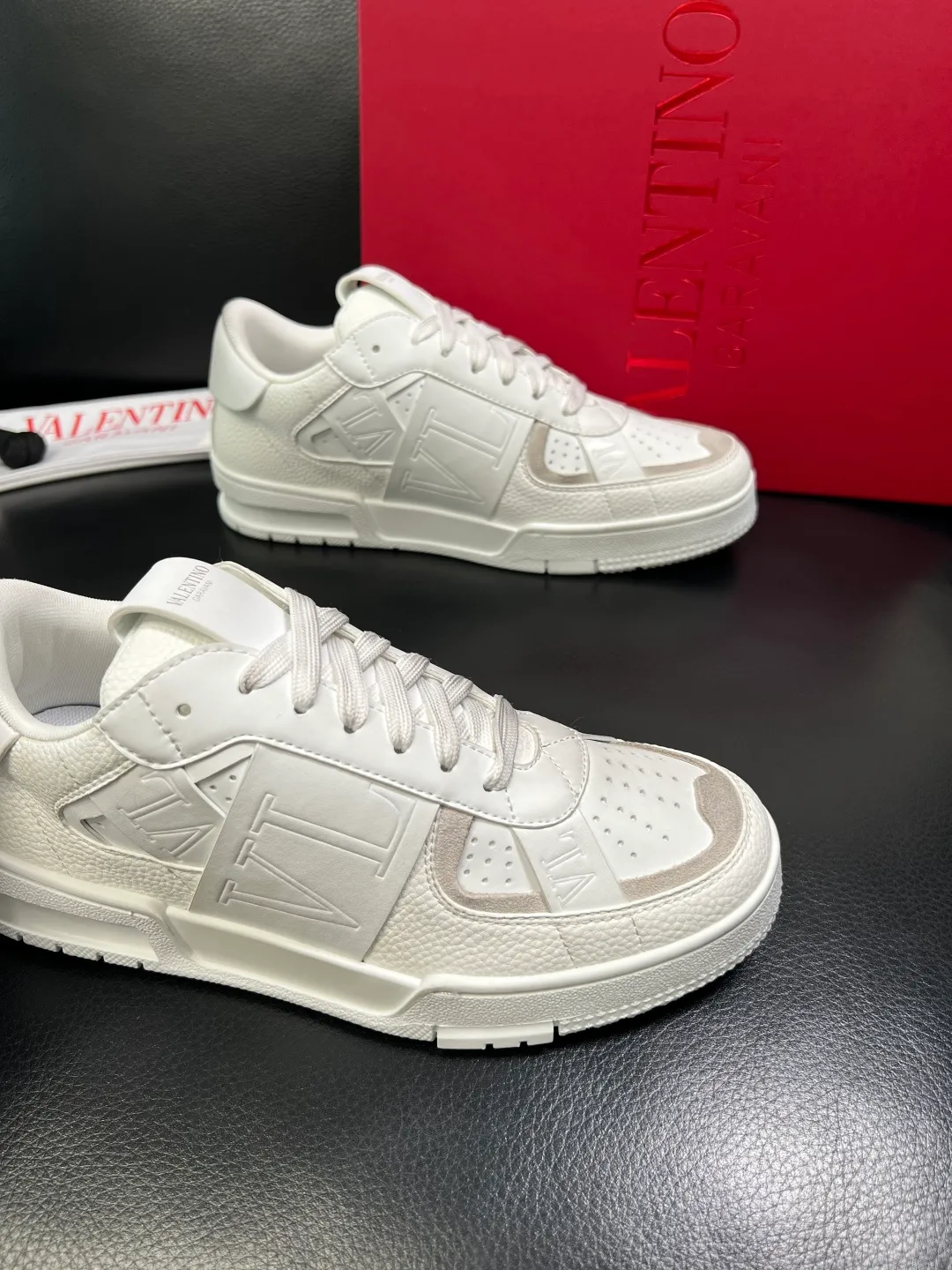Men's shoes 💰660 VALENTINO High quality top craftsmanship Valentino, sports sneakers counter synchronization, uppers imported from Italy, high-quality splicing colorful complex crafts, imported cowhide lining soft and comfortable, soles: original soles specially provided by the original factory, T men's shoes 💰U exclusive movable molded soles super comfortable, original factory and single goods, welcome to compare, couple size 39-44 (customized 45)